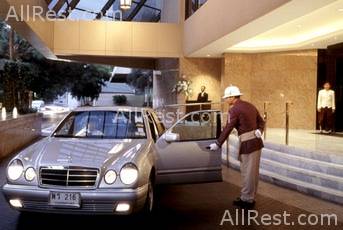 Royal Orchid Sheraton Hotel 3